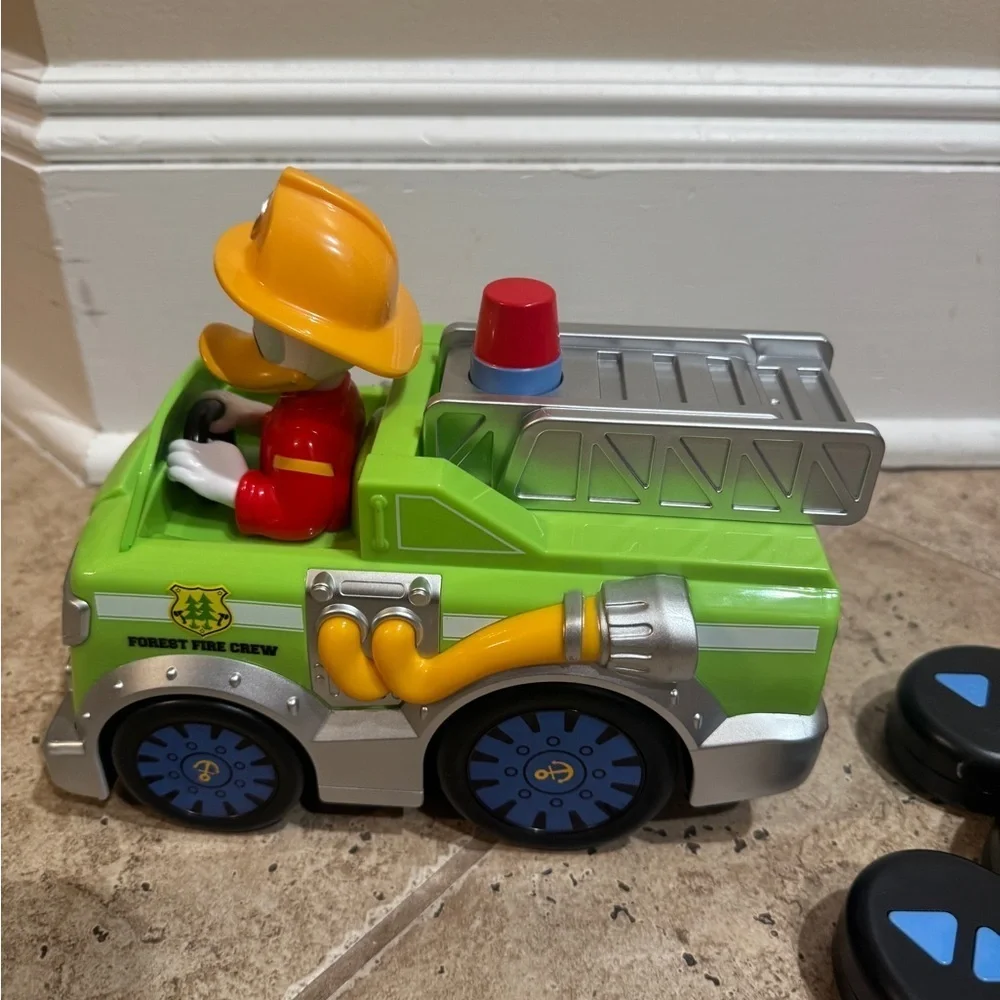 NWOT Disney Junior 9” RC Donald Duck FireTruck Forest Service Remote Control Car